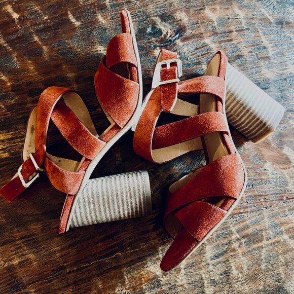 Antonio Melani Suede Strappy Block Heel Sandals Size 8.5M - Picture 9 of 9